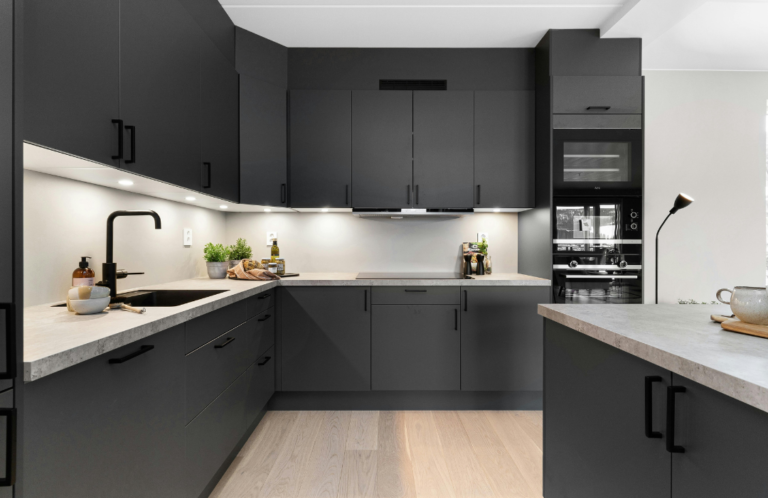 New Year’s Resolution – Declutttering – Kitchen and Pantry